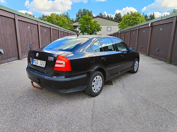Skoda Octavia 2 of 6
