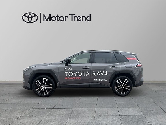 Toyota RAV4 3 of 19