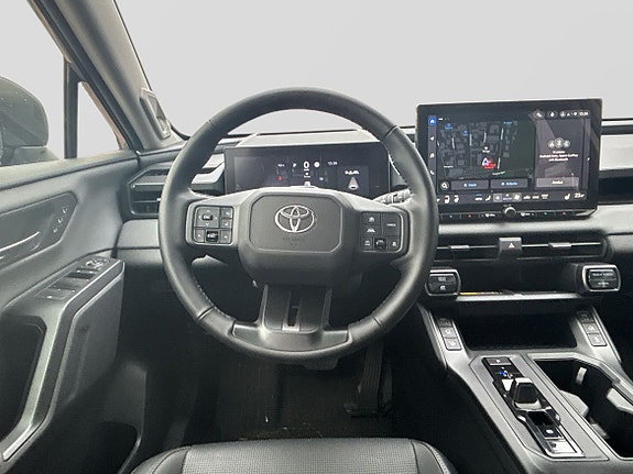 Toyota RAV4 10 of 19