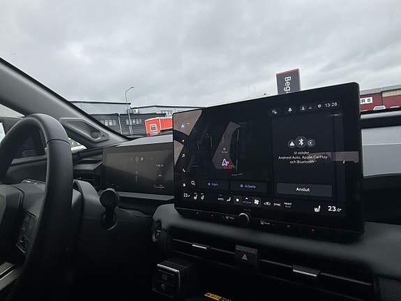 Toyota RAV4 14 of 19