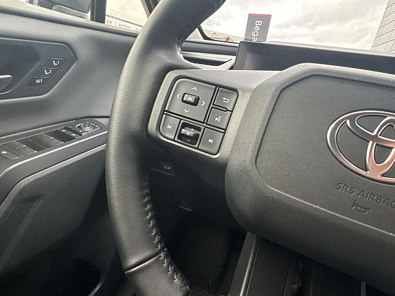 Toyota RAV4 16 of 19