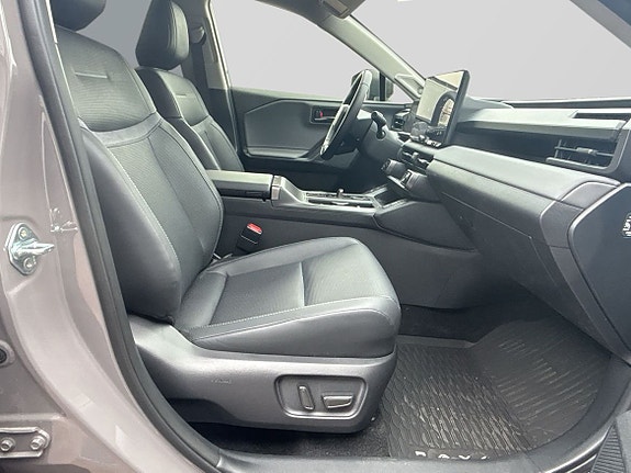 Toyota RAV4 7 of 19