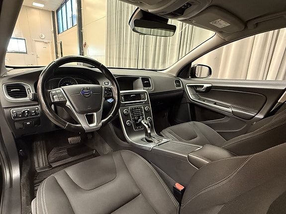 Volvo S60 9 of 13