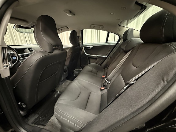 Volvo S60 8 of 13