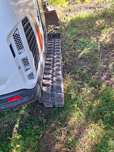 Bobcat E17 3 of 7