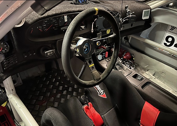 Porsche 944 5 of 12