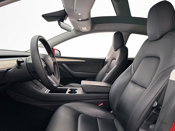 Tesla Model Y 12 of 30