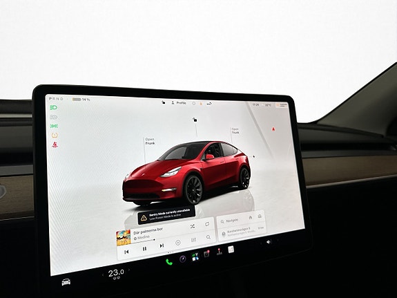 Tesla Model Y 21 of 30