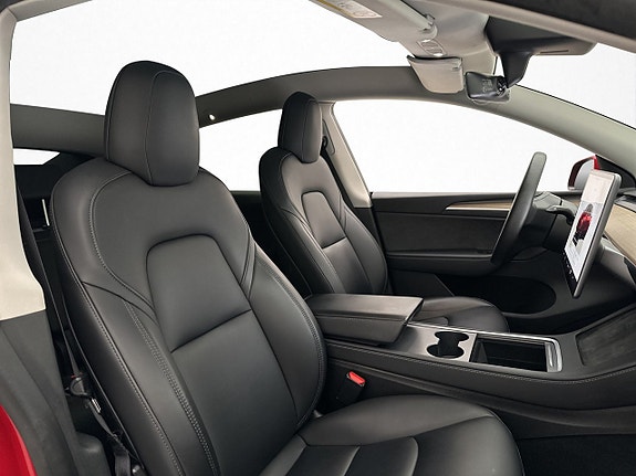 Tesla Model Y 27 of 30
