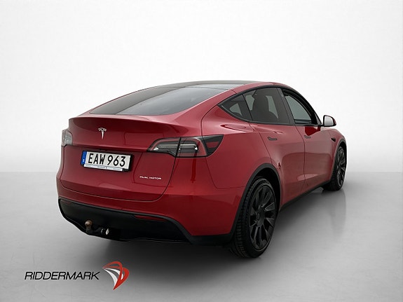 Tesla Model Y 8 of 30