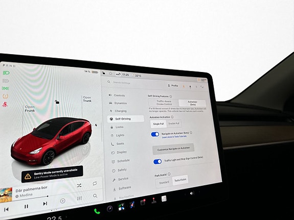 Tesla Model Y 24 of 30