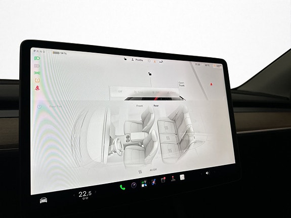 Tesla Model Y 23 of 30