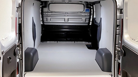 Renault Trafic 10 of 12