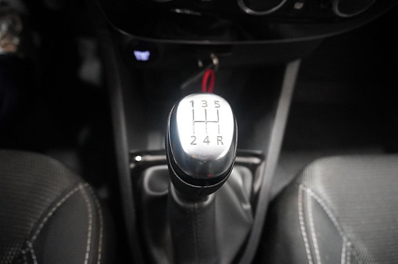 Renault Clio 8 of 14