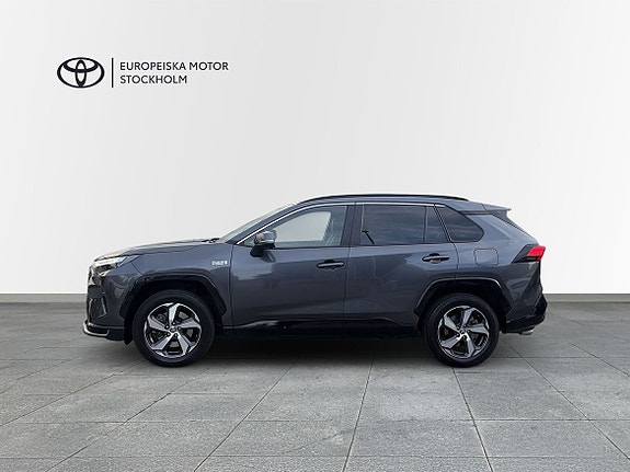Toyota RAV4 Plug-in Hybrid 5 of 13