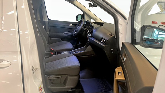 Ford Transit Connect 11 of 12
