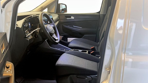 Ford Transit Connect 7 of 12