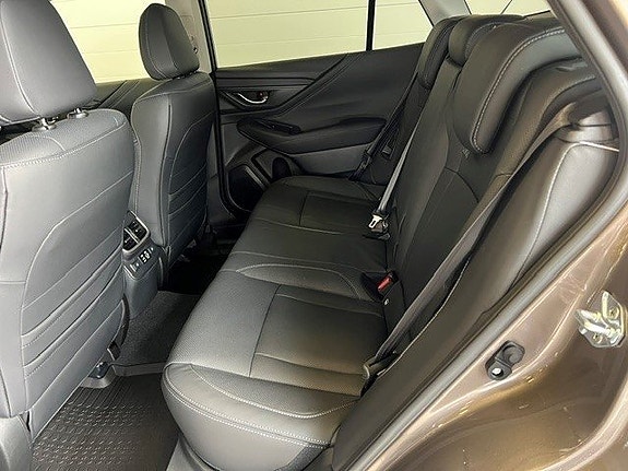 Subaru Outback 9 of 10