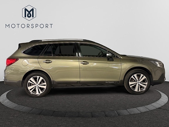 Subaru Outback 7 of 16