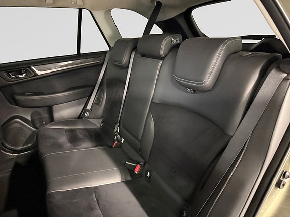 Subaru Outback 13 of 16