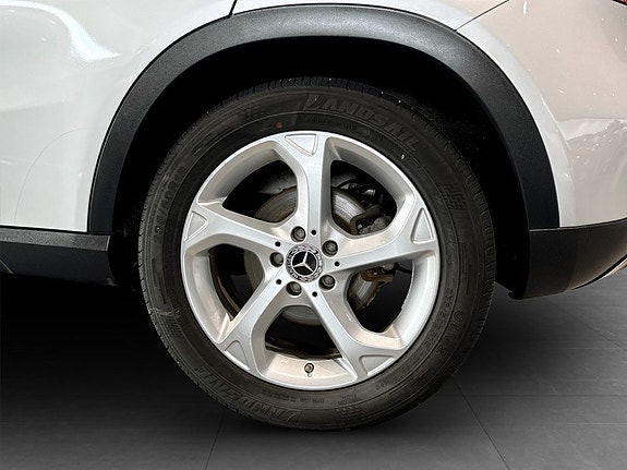Mercedes-Benz GLA200 14 of 15