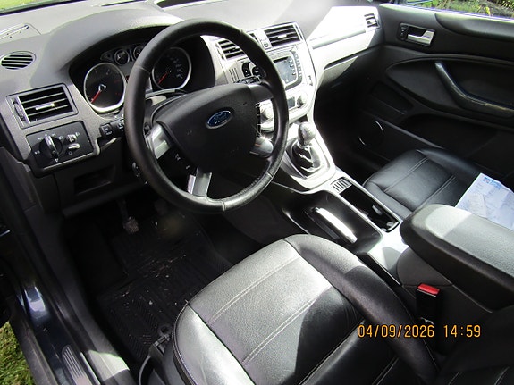 Ford Kuga 3 of 5