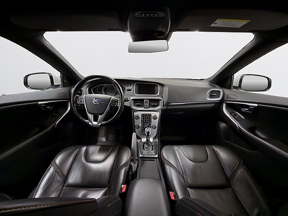Volvo V40 Cross Country 10 of 17