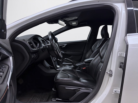 Volvo V40 Cross Country 7 of 17