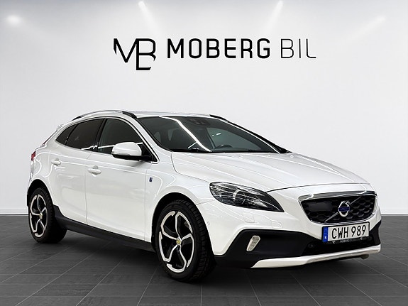 Volvo V40 Cross Country 6 of 17