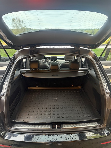 Mercedes-Benz GLC220 d 9 of 16