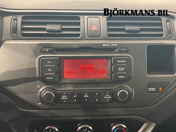 Kia Rio 11 of 14