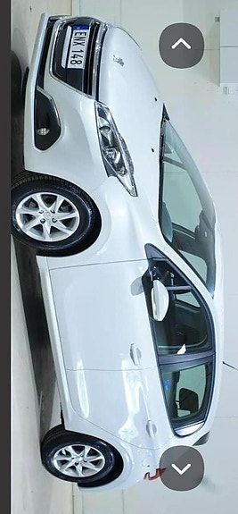 Peugeot 208 3 of 12