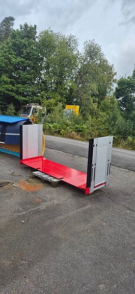 LASTVÄXLARSLÄP KILAFORS 3 AXLAD TIPP FULLUTRUSTAD 11 of 12