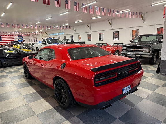 Dodge Challenger 10 of 30