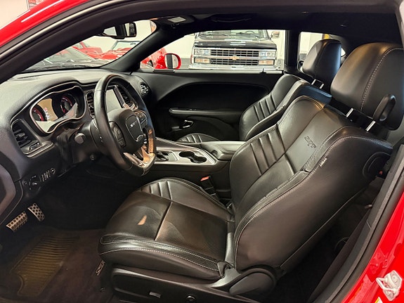 Dodge Challenger 25 of 30
