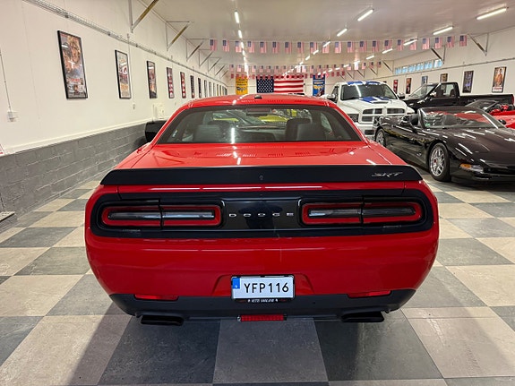 Dodge Challenger 11 of 30