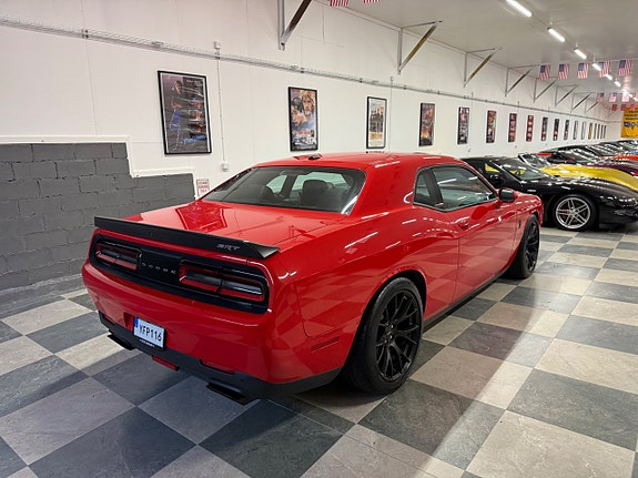 Dodge Challenger 12 of 30