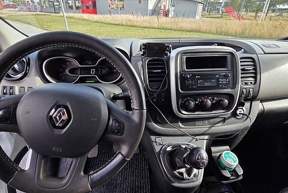 Renault Trafic 6 of 9