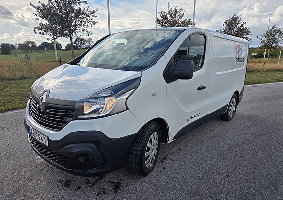 Renault Trafic 2 of 9