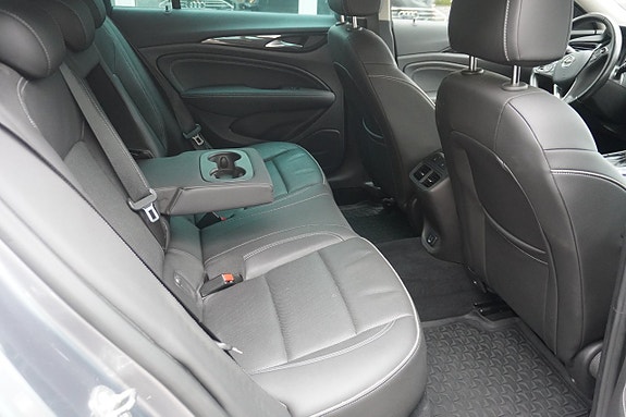 Opel Insignia Country Tourer 8 of 9