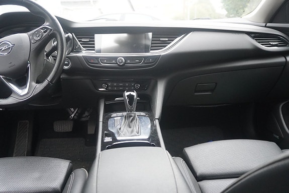 Opel Insignia Country Tourer 9 of 9