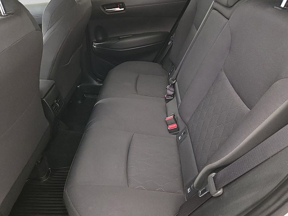 Toyota Corolla Cross 8 of 17
