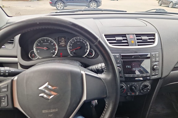 Suzuki Swift 12 of 12