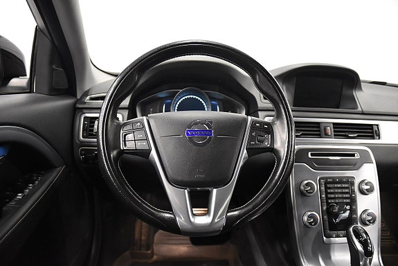 Volvo XC70 2 of 20