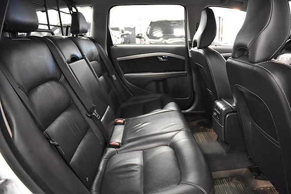 Volvo XC70 13 of 20