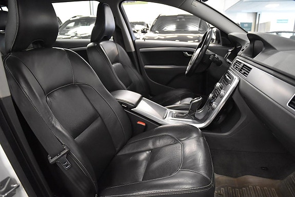 Volvo XC70 12 of 20