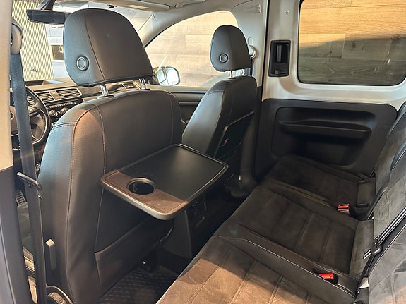 Volkswagen Caddy Maxi 10 of 26