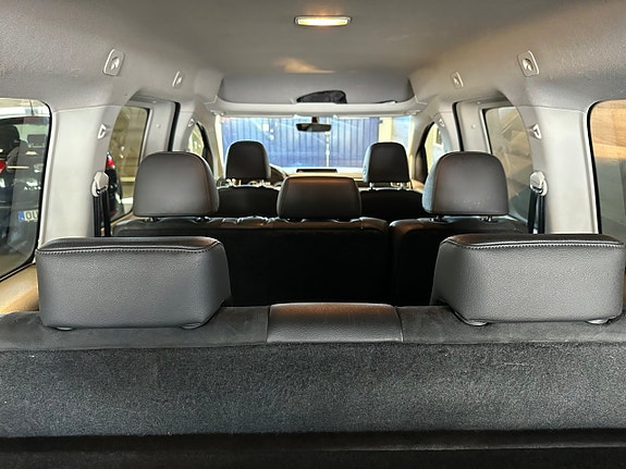 Volkswagen Caddy Maxi 22 of 26