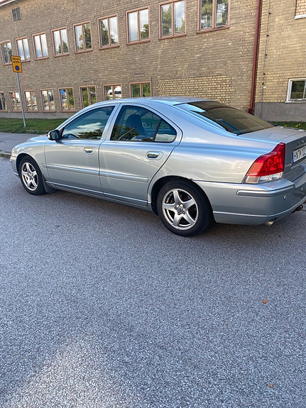 Volvo S60 3 of 8