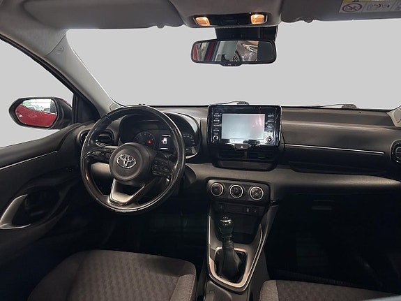 Toyota Yaris 12 of 19